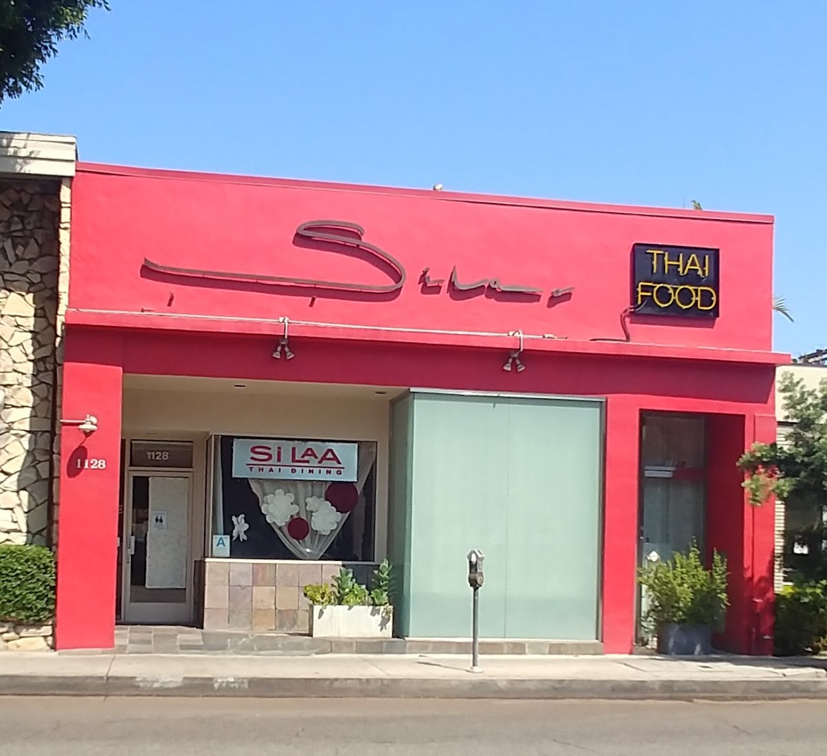 Si Laa Thai Dining Photos 2